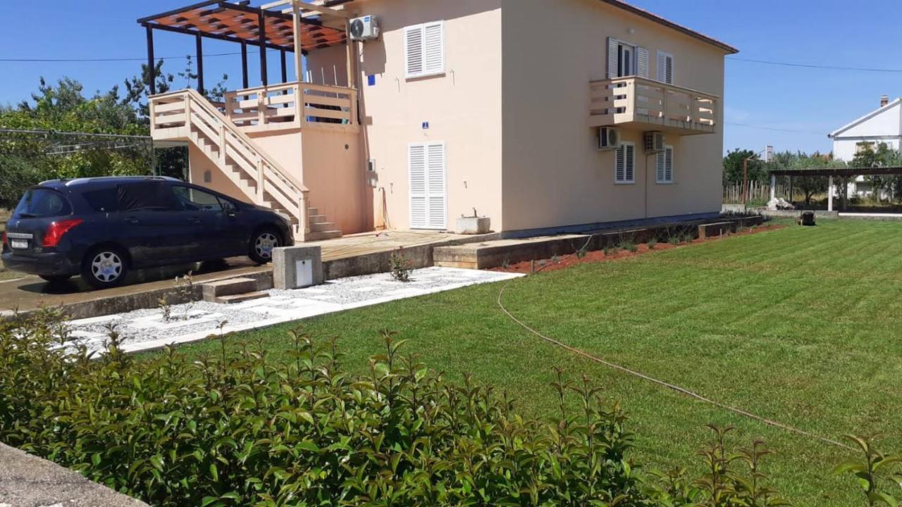 Loli Apartmán