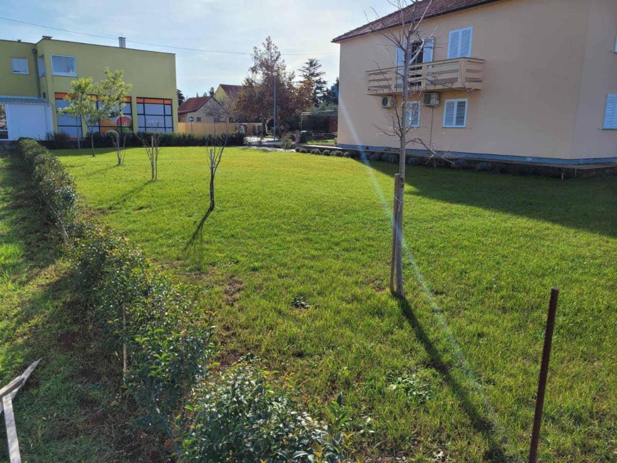 Loli Apartmán